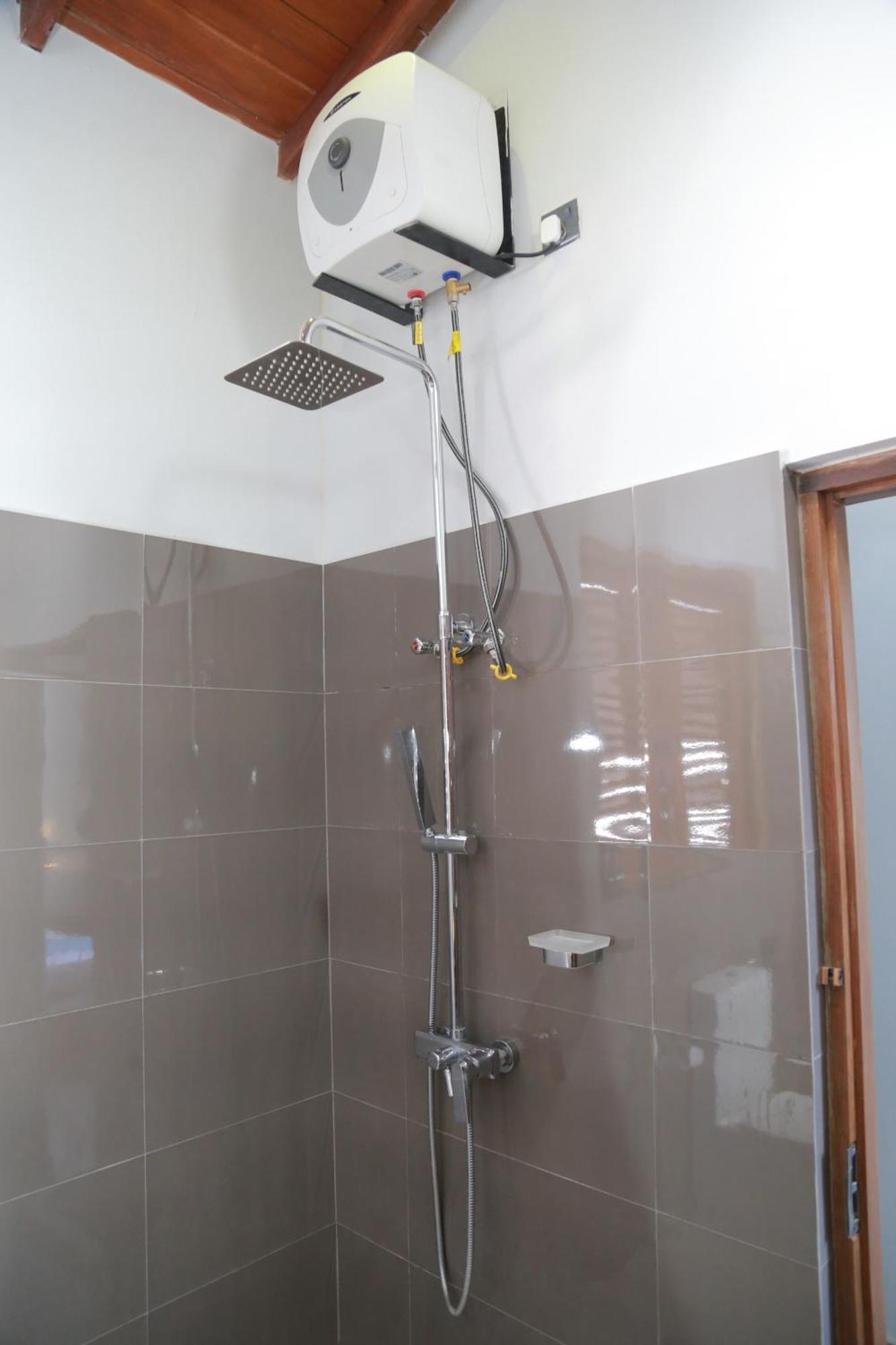 Golden Shower Inn キャンディー エクステリア 写真