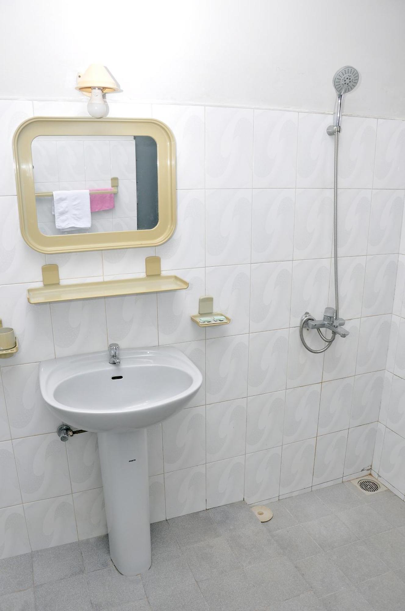 Golden Shower Inn キャンディー エクステリア 写真